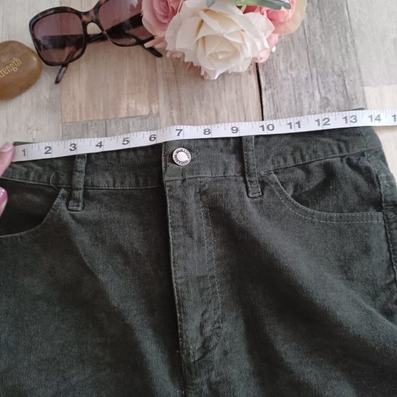 WOMEN'S CORDUROY SKIRT BRAND NEAR & DEAR / SIZE S / OLIVE GREEN COLOR - Picture 8 of 8